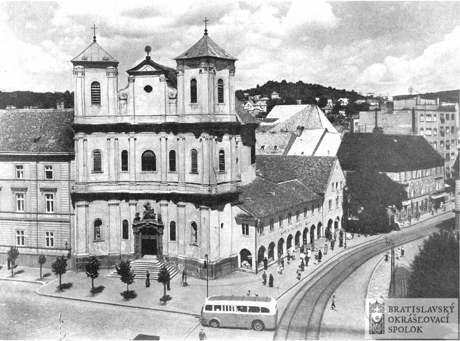 Kostol trinitárov v 1943